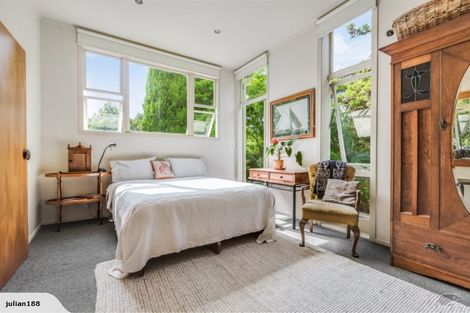 Photo of property in 194 Onewa Road, Birkenhead, Auckland, 0626