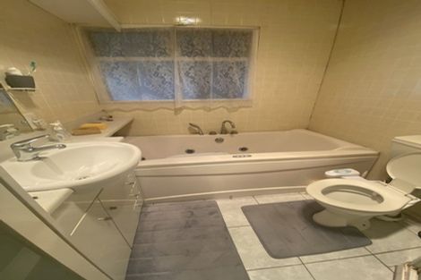 Photo of property in 104 Kenderdine Road, Papatoetoe, Auckland, 2025