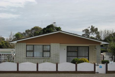 Photo of property in 9 Collins Street, Gonville, Whanganui, 4501