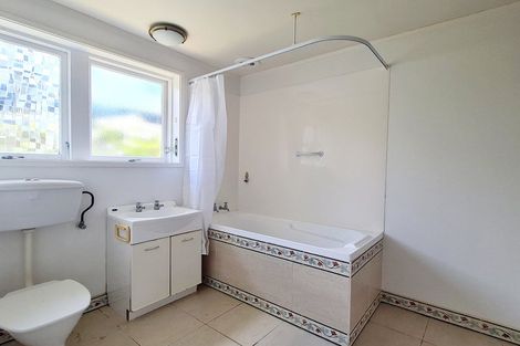 Photo of property in 2/91 Verran Road, Birkenhead, Auckland, 0626