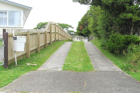 Photo of property in 52 Windrush Close, Mangere, Auckland, 2022
