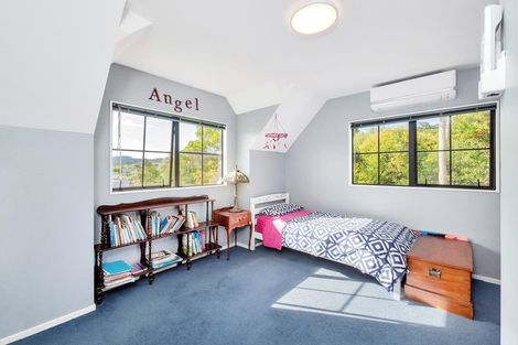 Photo of property in 11 Amberly Rise, Helensville, 0800