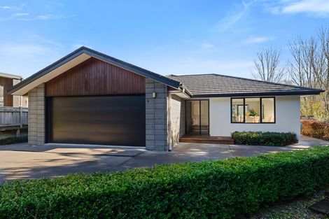 Photo of property in 8 Matau Lane, Ferndale, New Plymouth, 4310