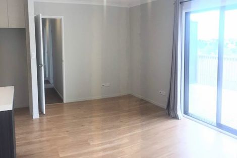 Photo of property in 8a Diosma Place, Botany Downs, Auckland, 2010