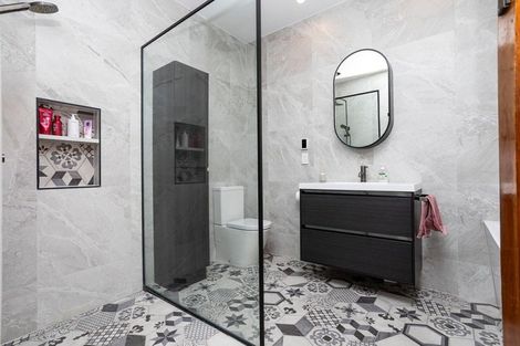 Photo of property in 24 Chamberlain Street, Dannevirke, 4930