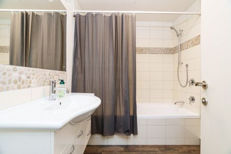 Photo of property in 61d Earls Road, Saint Clair, Dunedin, 9012