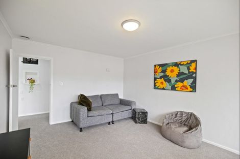 Photo of property in 6 Ely Place, Levin, 5510