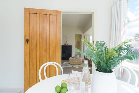 Photo of property in 97 Savage Crescent, West End, Palmerston North, 4412