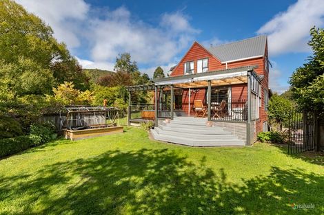 Photo of property in 224 Katherine Mansfield Drive, Whitemans Valley, Upper Hutt, 5371