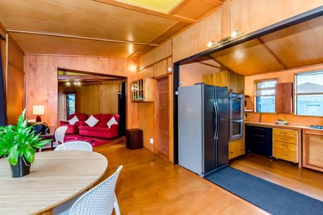 Photo of property in 14 Elizabeth Street, Waikanae, 5036