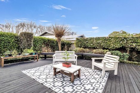 Photo of property in 42 Manapouri Crescent, Hokowhitu, Palmerston North, 4410