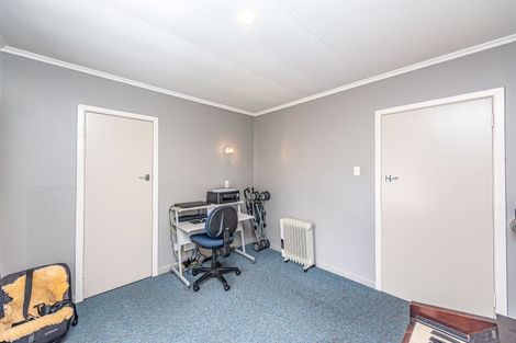Photo of property in 2 Hillside Terrace, Saint Johns Hill, Whanganui, 4500