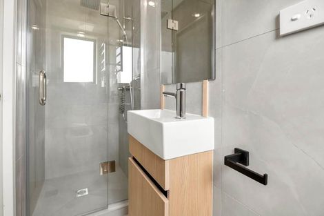 Photo of property in 19 Papatahi Lane, Flat Bush, Auckland, 2019