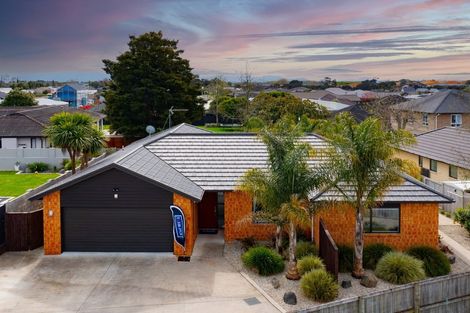 Photo of property in 12 Hampshire Court, Flagstaff, Hamilton, 3210