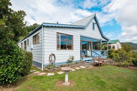 Photo of property in 168 Waikawa Road, Picton, 7220