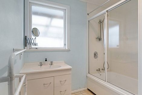 Photo of property in 7 Barberry Lane, Te Atatu Peninsula, Auckland, 0610