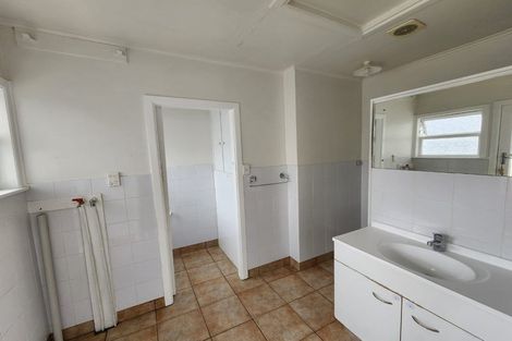 Photo of property in 15 Glen Norman Avenue, Henderson, Auckland, 0610