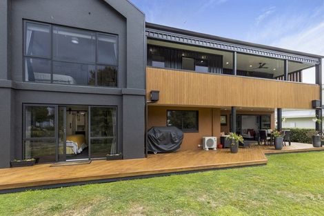 Photo of property in 15 Beach Road, Waikawa, Picton, 7220