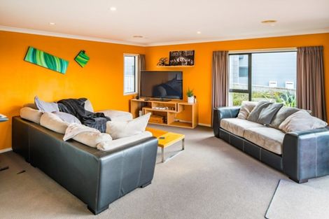 Photo of property in 14 Aoraki Rise, Aotea, Porirua, 5024