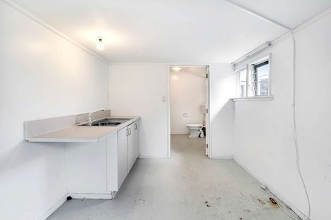 Photo of property in 21 Edgeware Road, Palmerston North, 4410