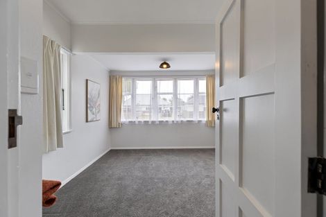 Photo of property in 49 Ihle Street, Terrace End, Palmerston North, 4410