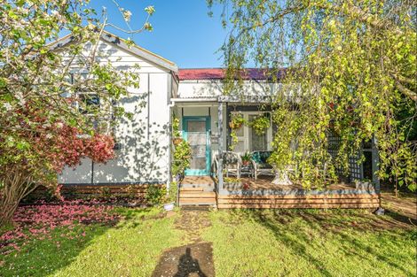 Photo of property in 17 Gloag Street, Waverley, 4510