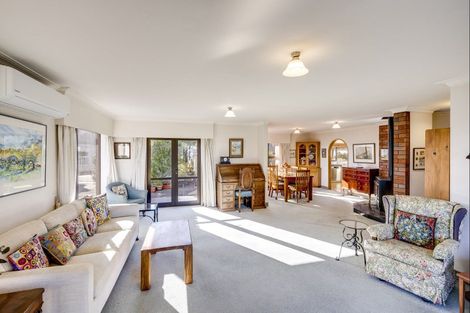 Photo of property in 123 Thompson Road, Bluff Hill, Napier, 4110