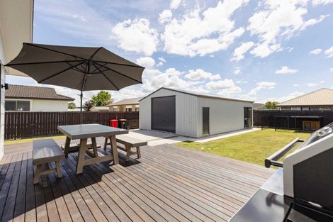 Photo of property in 7 Colonial Place, Kelvin Grove, Palmerston North, 4414