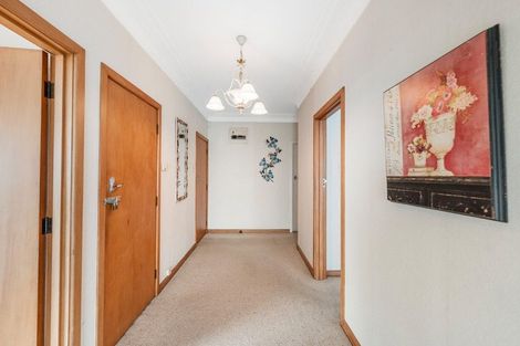 Photo of property in 1a Wakeling Avenue, Te Atatu South, Auckland, 0610