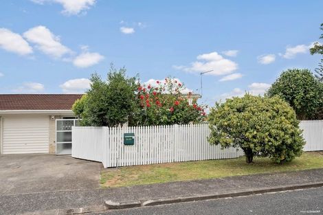 Photo of property in 2/30 Pegler Drive, Howick, Auckland, 2014