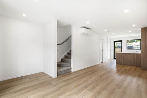 Photo of property in 5/94 Godley Road, Green Bay, Auckland, 0604