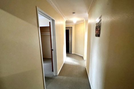 Photo of property in 15 Tabak Crescent, Takaro, Palmerston North, 4412