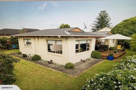 Photo of property in 2/146 Queen Street, Pukekohe, 2120