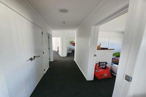 Photo of property in 10b Redditch Place, Papamoa Beach, Papamoa, 3118