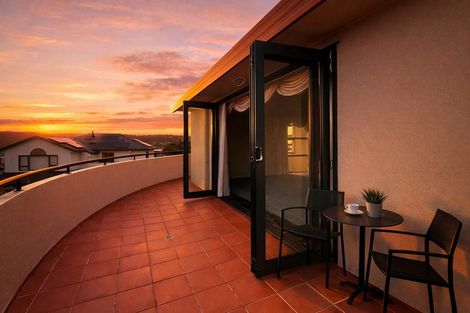 Photo of property in 24 Pendennis Point, Camborne, Porirua, 5026