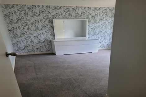 Photo of property in 11a Viridian Lane, Greenhithe, Auckland, 0632