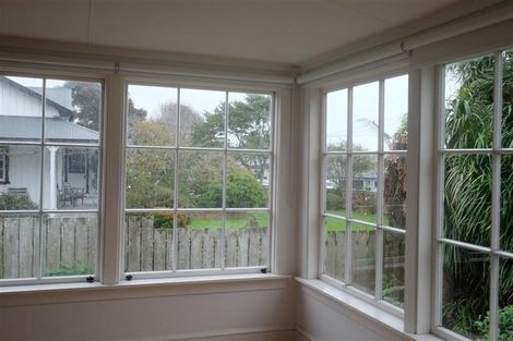 Photo of property in 90 Pendarves Street, New Plymouth, 4310