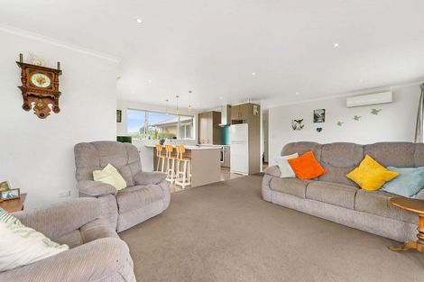 Photo of property in 46 Butterworth Crescent, Papamoa Beach, Papamoa, 3118