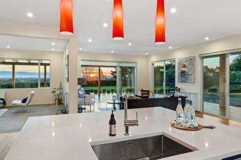 Photo of property in 162 Point View Drive, East Tamaki Heights, Auckland, 2016