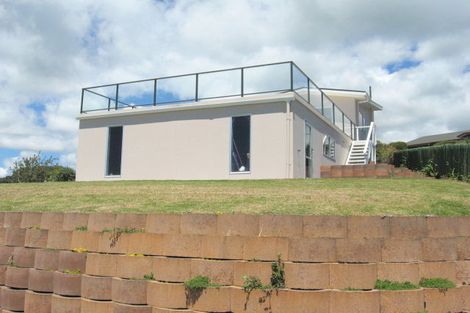 Photo of property in 63 Seaview Road, Cable Bay, 0420