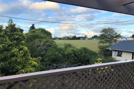 Photo of property in 37 St Leonards Road, Kelston, Auckland, 0602