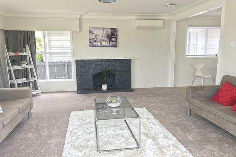 Photo of property in 37 Mckean Avenue, Manurewa, Auckland, 2102