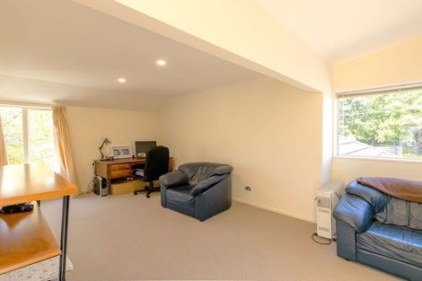 Photo of property in 40 Saint Andrews Square, Strowan, Christchurch, 8052