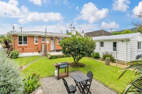 Photo of property in 28 Henry Street, Ebdentown, Upper Hutt, 5018