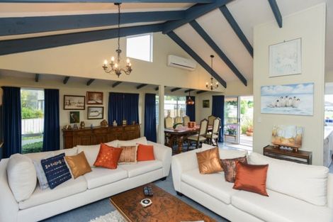 Photo of property in 14 Whiting Crescent, Greenmeadows, Napier, 4112