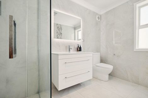 Photo of property in 2 Tauwaka Crescent, Riverhead, 0820