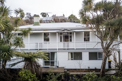 Photo of property in 100 Gladstone Road, Dalmore, Dunedin, 9010