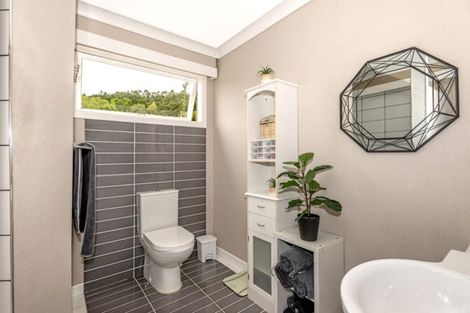 Photo of property in 35 Seddon Crescent, Whataupoko, Gisborne, 4010