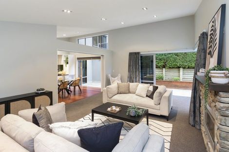Photo of property in 10 Maurice Knowles Lane, Cashmere, Christchurch, 8022