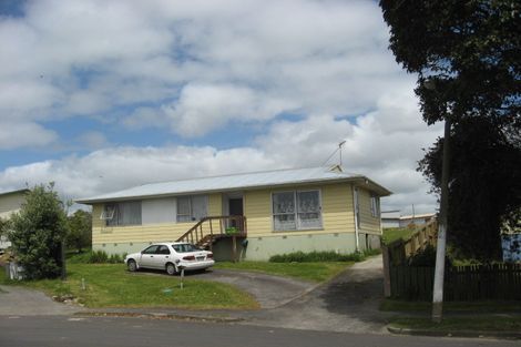 Photo of property in 11 Aden Place, Clendon Park, Auckland, 2103